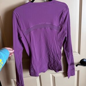 Lululemon women’s running shirt